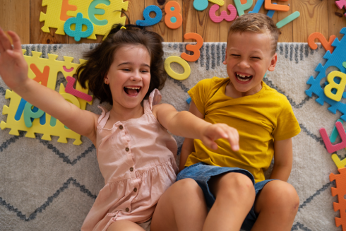 siblings-playing-with-brain-teaser-toys